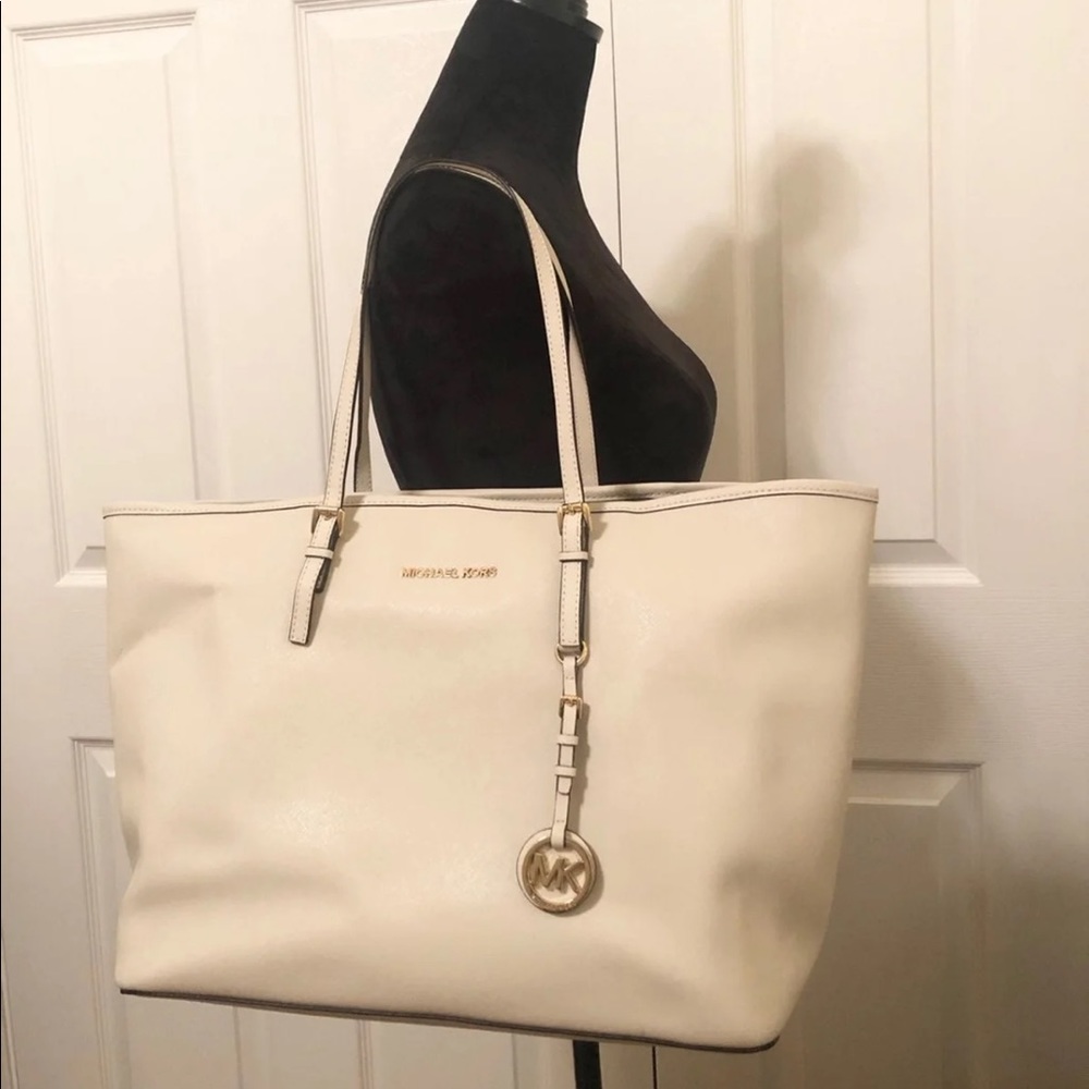NWT Michael Kors Vanilla Large Jet Set Travel Tote